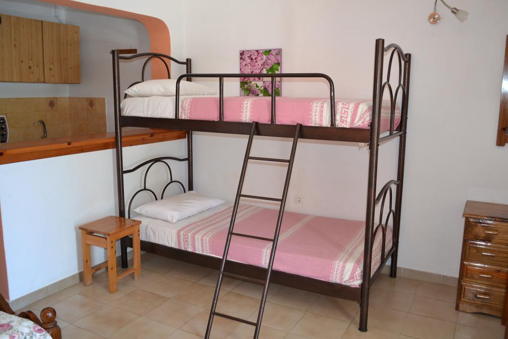 Salvanos Residence Ypsos Rum bild