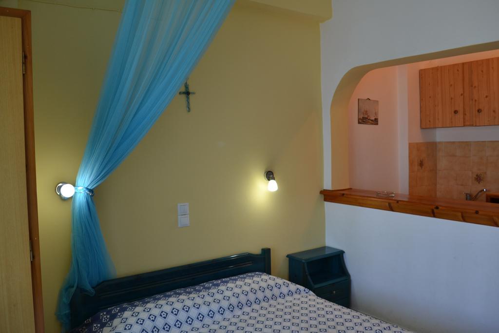 Salvanos Residence Ypsos Rum bild